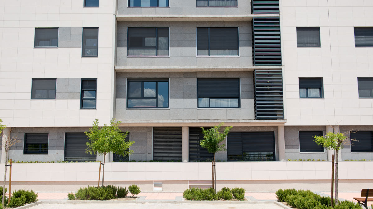 Fenster für Hausverwaltungen bei der Sanierung von Mehrfamilienhäusern - bei Glück & Franke in Berlin